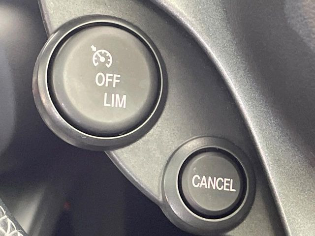 ���I�[�g�N���[�Y�R���g���[��:�������H�⎩���Ԑ�p���H���ɂāA�葬���q���\�ƂȂ�֗��ȋ@�\�ł��B�������ړ��̍ۂł����ɂ����֗��ɂ��g�����������܂���