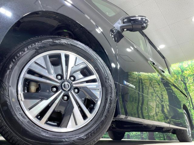 �y����15�C���`�A���~�z�C�[���z�O�ςɃ}�b�`���������A���~�z�C�[���𑕒����Ă���܂��B�e��ЊO�A���~�z�C�[����A�X�^�b�h���X�^�C�����戵�����Ă���܂��B���񂲑��k����������