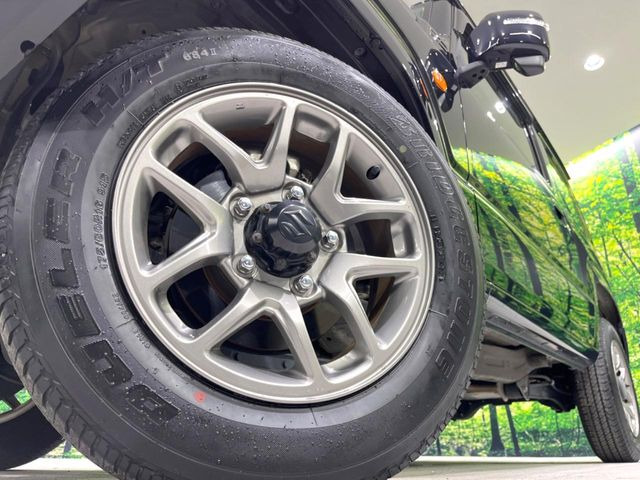 �y����16�C���`�A���~�z�C�[���z�O�ςɃ}�b�`���������A���~�z�C�[���𑕒����Ă���܂��B�e��ЊO�A���~�z�C�[����A�X�^�b�h���X�^�C�����戵�����Ă���܂��B���񂲑��k����������