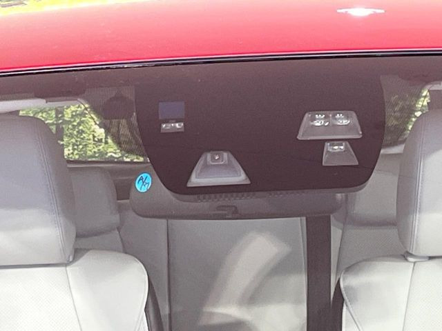 �y�X�}�[�g�u���[�L�T�|�[�g�z���s���ɑO���̎ԗ�����F�����A�Փ˂������Ȏ��͌x��ƃu���[�L�ŏՓˉ���Ɣ�Q�y�����A�V�X�g�B�����S�Ƀh���C�u�����y���݂��������܂��B