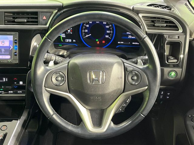 �y�X�e�A�����O�X�C�b�`�z�^�]���A�O������ڐ������炷���ƂȂ��A�I�[�f�B�I���̑��삪�\�ȕ֗��@�\!���S&���K�ȃh���C�u�����o���Ă���܂���