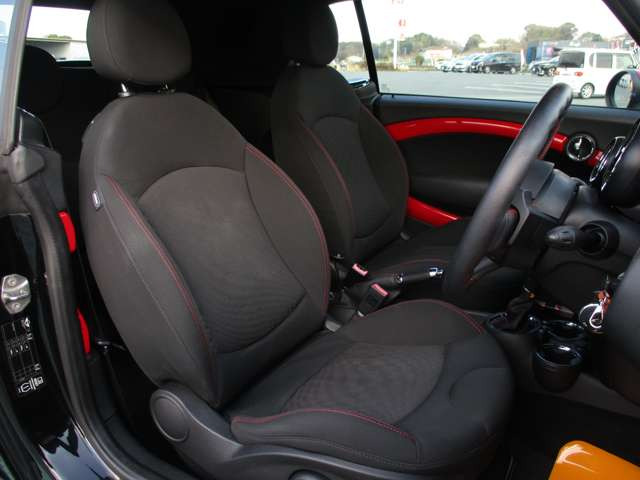 ���d�b�̓t���[�_�C�����łǂ�����0078-6002-334194��(�g��PHS��) ���ꏊ�́A���̓��H���� �p�[�N�h�[��(���������N�X�^�W�A��)���� �I�����W�̊����ڈ�ł���