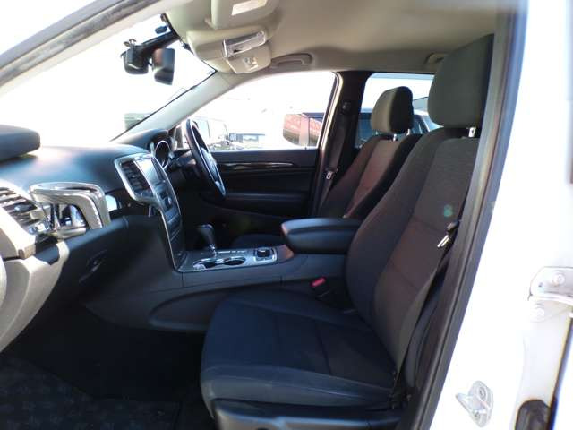 �N���J��SUV�̂ق��ɂ��A���t�@�[�h�E�G���O�����h�E�Z���i�E�X�e�b�v���S���E���H�N�V�[�E���F���t�@�C�A�E�I�f�b�Z�C�E�A���Ԃ��|���V�F�J�C�G�� �~�j�N���X�I�[�o�[�I�[��4 �L���v�e�B�o���݌ɂ��Ă���܂�