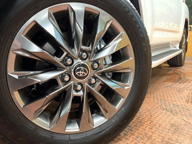 �y�����A���~�z�C�[���z�O�ςɃ}�b�`���������A���~�z�C�[���𑕒����Ă���܂��B�e��ЊO�A���~�z�C�[����A�X�^�b�h���X�^�C�����戵�����Ă���܂��B���񂲑��k����������