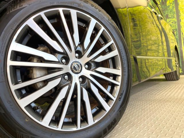 �y�����A���~18�C���`�z�C�[���z�O�ςɃ}�b�`���������A���~�z�C�[���𑕒����Ă���܂��B�e��ЊO�A���~�z�C�[����A�X�^�b�h���X�^�C�����戵�����Ă���܂��B���񂲑��k����������