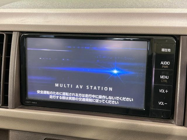 �y�����i�r�z�l�C�̏����i�r�𑕔����Ă���܂��B�i�r�̎g���₷���͂������A�I�[�f�B�I�@�\���[��!�L�����v�◷�s�͂������A�ʋ΂┃�����ȂǕ��i�̃h���C�u���y�����Ȃ�͂���