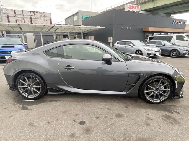 �������x�̃K���X�疌�ŝ����͂������A�㎿�ȃc���E����������B���O����_���J�����؂Ȉ��Ԃ�ی삵�A�F�����E�򉻂�h�~�B�u�e�X�v���b�V���R�[�g�v�A�u�e�v���~�b�T�R�[�g�v���炨�I�т��������܂��B