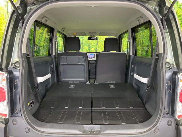 ���i�̂���������ʋ΁A���}���ɏ\���ȉ׎��X�y�[�X���m�ۂ��Ă���܂��B�Z�J���h�V�[�g��|���ƁA�傫�ȉו��̐ύڂ��\�ł���