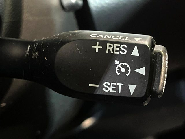 �y�N���[�Y�R���g���[���z�������H�����N���N���s�B�A�N�Z���𗣂��Ă���葬�x�ő��s���ł��A�������^�]���̕��S���y��!�����E�������ȒP�ȃX�C�b�`����Œ����ł��܂��B