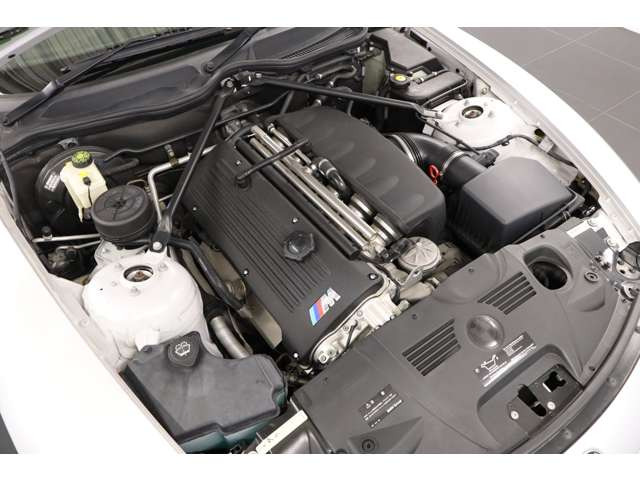 �G���W����M3�Ɠ��^��S54�G���W���ŁA�������\����]�^6�C���G���W���BZ4��Z4M�̈Ⴂ�͒��g�ɂ���܂��B