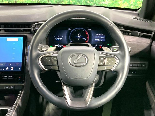 �y�����v�����X�e�A�����O�z�㎿�Ȋv���g�p���邱�ƂŁA��ɂ����������݂ƂĂ��^�]���₷���n���h���ł���