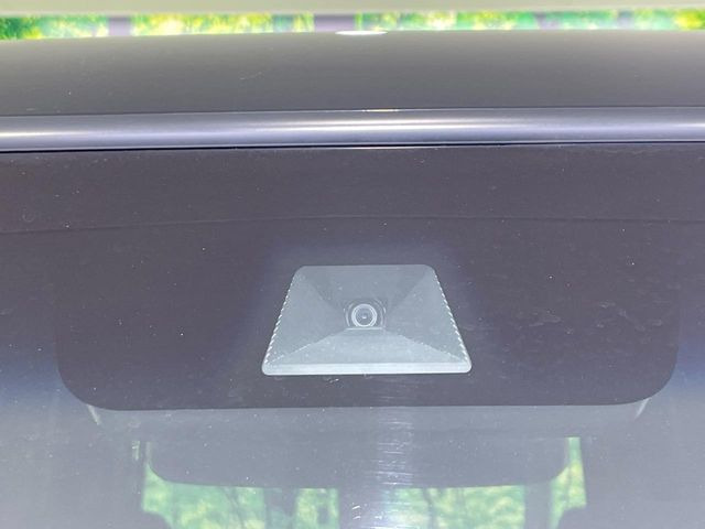 �y�z���_�Z���V���O�z���s���ɑO���̎ԗ�����F�����A�Փ˂������Ȏ��͌x��ƃu���[�L�ŏՓˉ���Ɣ�Q�y�����A�V�X�g�B�����S�Ƀh���C�u�����y���݂��������܂��B