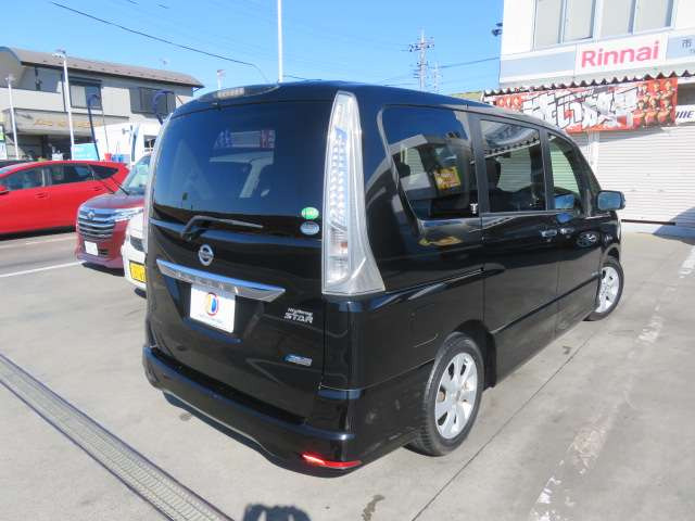 セレナ2.0 ハイウェイスター S-HYBRID