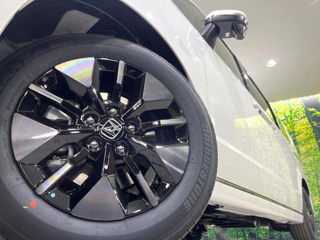 �y����16�C���`�A���~�z�C�[���z�O�ςɃ}�b�`���������A���~�z�C�[���𑕒����Ă���܂��B�e��ЊO�A���~�z�C�[����A�X�^�b�h���X�^�C�����戵�����Ă���܂��B���񂲑��k����������