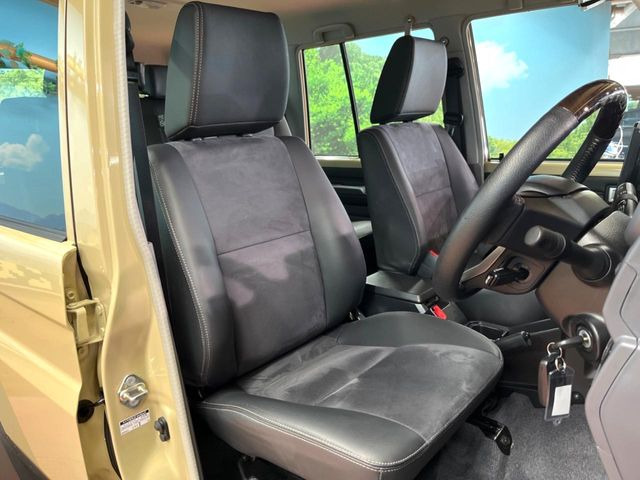 �y�n�[�t���U�[�V�[�g�z�������ƍ���S�n�𗼗������l�C�̃V�[�g���w�ʁE���ʂ̃t�@�u���b�N�f�ނ́A�ʋC���̗ǂ��⊊��ɂ����ɗD��Ă��܂��B�C���╞���ɍ��E���ꂸ���K�ɂ���肢�������܂��B