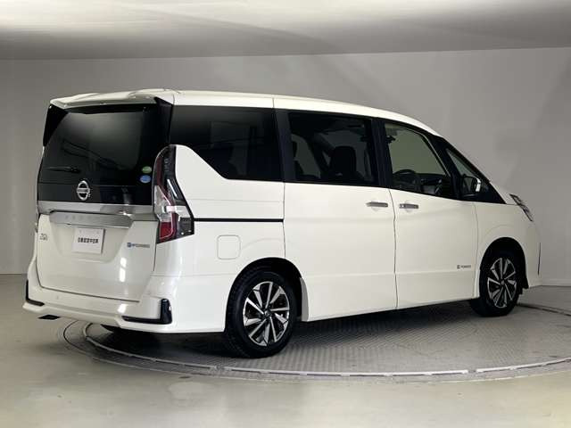 セレナ1.2 e-POWER ハイウェイスターV