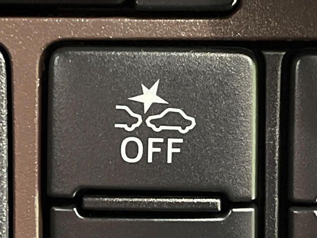 �y�X�}�[�g�A�V�X�g3�z���s���ɑO���̎ԗ�����F�����A�Փ˂������Ȏ��͌x��ƃu���[�L�ŏՓˉ���Ɣ�Q�y�����A�V�X�g�B�����S�Ƀh���C�u�����y���݂��������܂��B