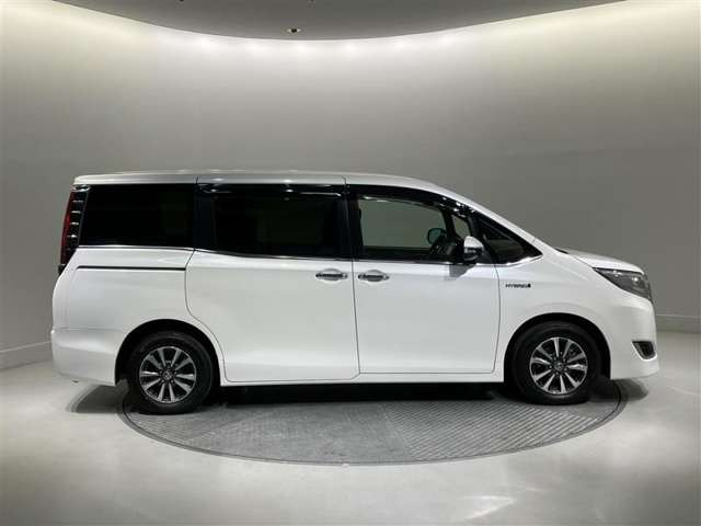 エスクァイアハイブリッド1.8 Gi