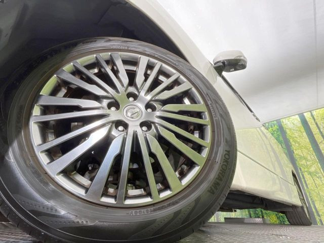 �y�����A���~�z�C�[���z�O�ςɃ}�b�`���������A���~�z�C�[���𑕒����Ă���܂��B�e��ЊO�A���~�z�C�[����A�X�^�b�h���X�^�C�����戵�����Ă���܂��B���񂲑��k����������