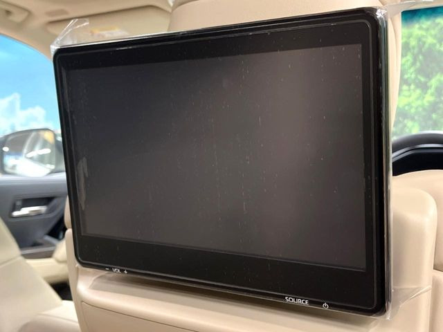 �y�����G���^�[�e�C�������g�V�X�e���z��Ȃɂ�����̕����喞���́A�l�C���[�J�[�I�v�V�����𑕔��B��p�̉����V�X�e���ƁA���ʂ̃��j�^�[�ňړ�����DVD�������y���݂��������܂��B