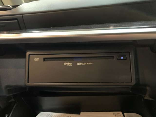 CD・DVDデッキ付き!!