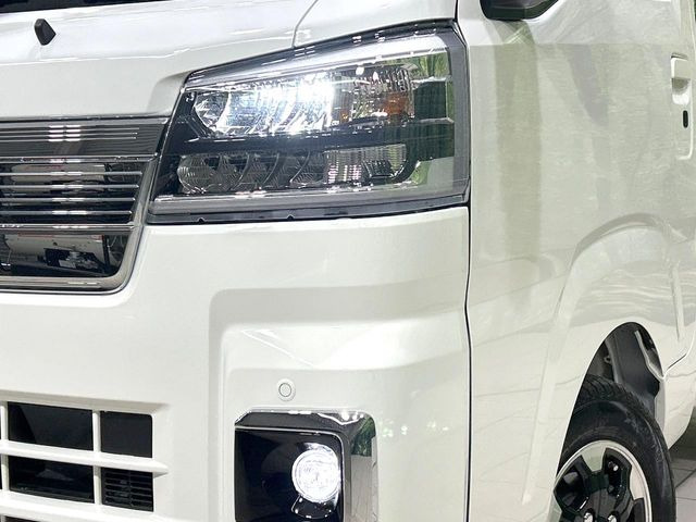 �yLED�w�b�h���C�g�z���V����ԑ��s�����ǍD�Ȏ��E���m�ۂ����S���ĉ^�]�ł��鍂�P�xLED�w�b�h���C�g�𑕔�!�_�����x�������A����d�͂��}�����Ă��܂��B