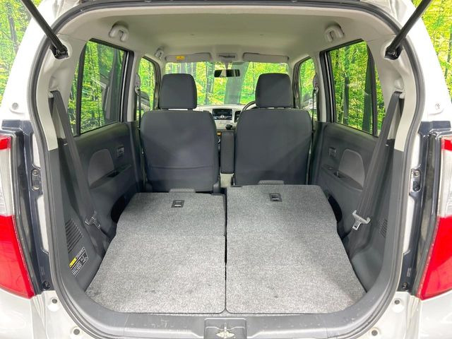 ���i�̂���������ʋ΁A���}���ɏ\���ȉ׎��X�y�[�X���m�ۂ��Ă���܂��B�Z�J���h�V�[�g��|���ƁA�傫�ȉו��̐ύڂ��\�ł���