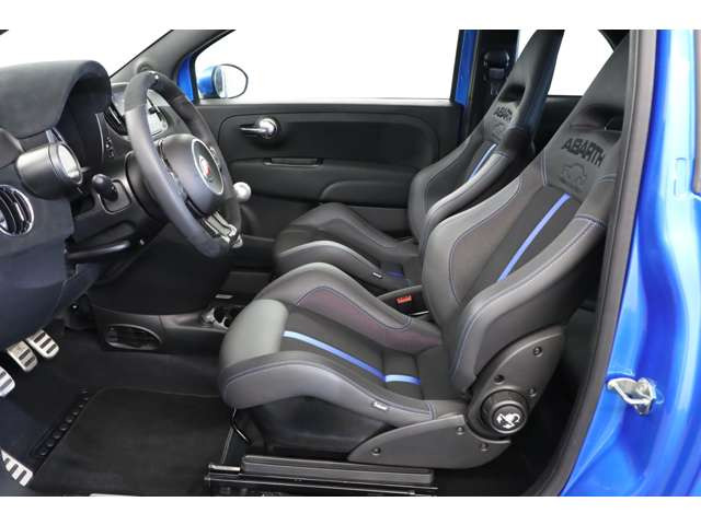 �T�x���g����p�X�|�[�c�V�[�g�𑕔��B�D�ꂽ�z�[���h���Ə㎿�ȍ���S�n�ŁA�͋�������Ɖ��K���𗼗������h���C�u�����y���݂��������܂��B