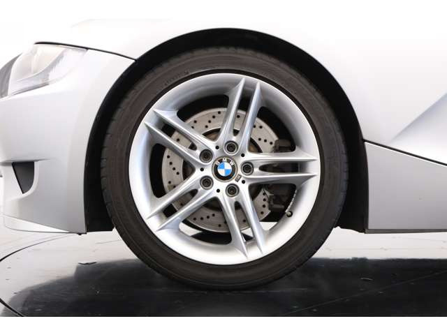 18�C���`M���C�g�A���C�z�C�[�� �_�u���X�|�[�N224M�̃I�v�V�������ڂŁAM��p�X�|�[�c�T�X�y���V�����Ƒg�ݍ��킳��N�C�b�N�ȃn���h�����O�����y���ݒ����܂��B