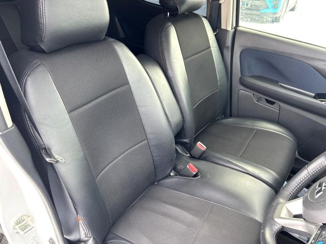 �y�n�[�t���U�[�V�[�g�z�������ƍ���S�n�𗼗������l�C�̃V�[�g���w�ʁE���ʂ̃t�@�u���b�N�f�ނ́A�ʋC���̗ǂ��⊊��ɂ����ɗD��Ă��܂��B�C���╞���ɍ��E���ꂸ���K�ɂ���肢�������܂��B