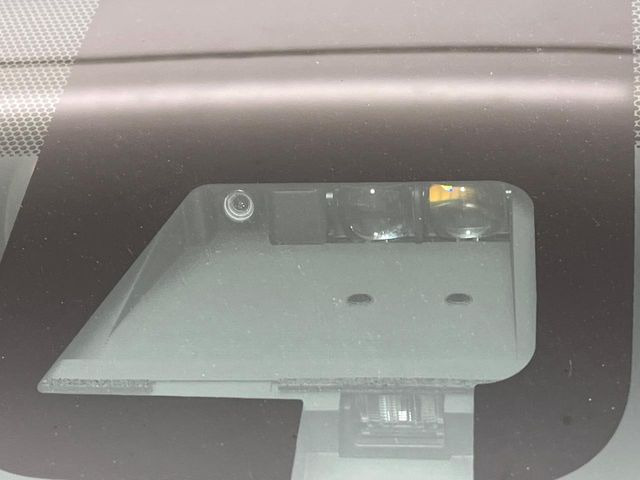 �y�g���^�Z�[�t�e�B�Z���X�z���s���ɑO���̎ԗ�����F�����A�Փ˂������Ȏ��͌x��ƃu���[�L�ŏՓˉ���Ɣ�Q�y�����A�V�X�g�B�����S�Ƀh���C�u�����y���݂��������܂��B