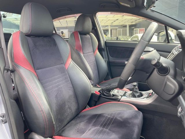 �y�n�[�t���U�[�V�[�g�z�������ƍ���S�n�𗼗������l�C�̃V�[�g���w�ʁE���ʂ̓X�G�[�h���ƂȂ��Ă���A���G��⊊��ɂ����ɗD��Ă��܂��B�C���╞���ɍ��E���ꂸ���K�ɂ���肢�������܂��B