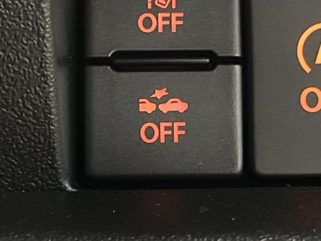 �y�X�Y�L �Z�[�t�e�B�T�|�[�g�z���s���ɑO���̎ԗ�����F�����A�Փ˂������Ȏ��͌x��ƃu���[�L�ŏՓˉ���Ɣ�Q�y�����A�V�X�g�B�����S�Ƀh���C�u�����y���݂��������܂��B