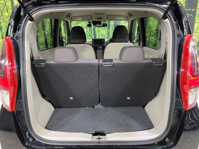 ���i�̂���������ʋ΁A���}���ɏ\���ȉ׎��X�y�[�X���m�ۂ��Ă���܂��B�Z�J���h�V�[�g��|���ƁA�傫�ȉו��̐ύڂ��\�ł���