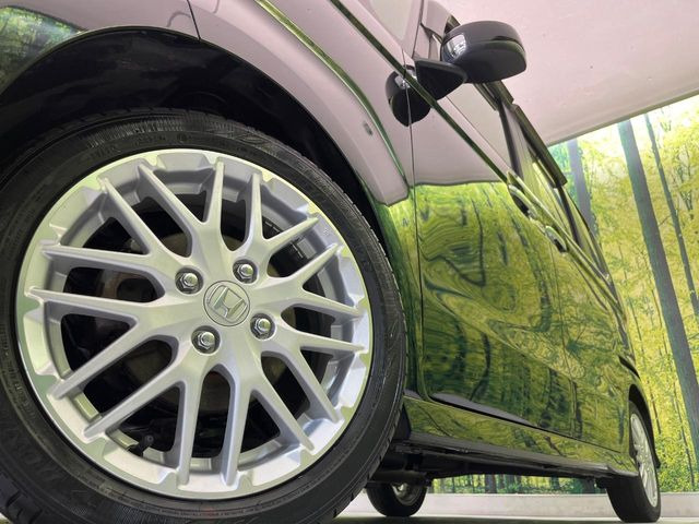 �y����15�C���`�A���~�z�C�[���z�O�ςɃ}�b�`���������A���~�z�C�[���𑕒����Ă���܂��B�e��ЊO�A���~�z�C�[����A�X�^�b�h���X�^�C�����戵�����Ă���܂��B���񂲑��k����������