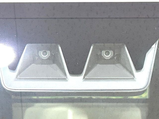 �y�X�}�[�g�A�V�X�g�z���s���ɑO���̎ԗ�����F�����A�Փ˂������Ȏ��͌x��ƃu���[�L�ŏՓˉ���Ɣ�Q�y�����A�V�X�g�B�����S�Ƀh���C�u�����y���݂��������܂��B