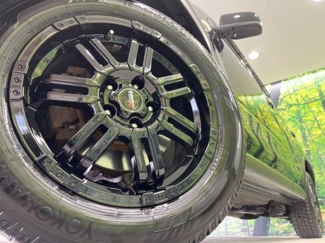 �y�A���~�z�C�[���z�O�ςɃ}�b�`�����A���~�z�C�[���𑕒����Ă���܂��B�e��A���~�z�C�[����A�X�^�b�h���X�^�C�����戵�����Ă���܂��B���񂲑��k����������