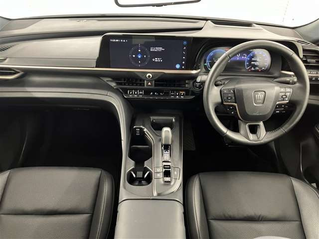 クラウンクロスオーバー2.5 G アドバンスト レザー パッケージ E-Four 4WD