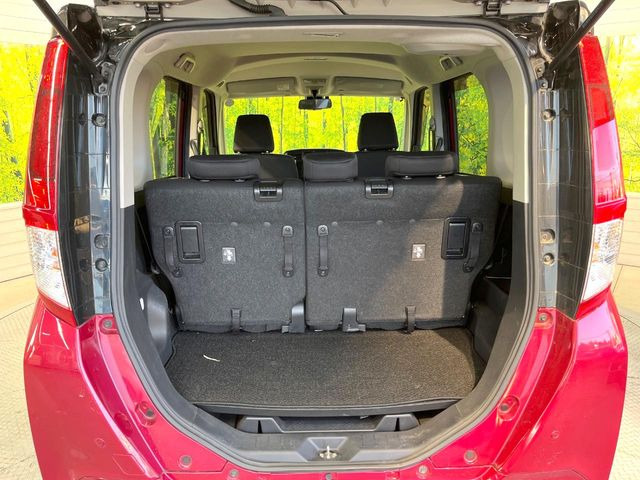 普段のお買い物や通勤、送迎等に十分な荷室スペースを確保しております。セカンドシートを倒すと、大きな荷物の積載も可能です♪