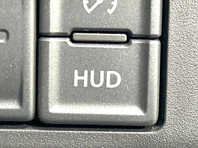 �y�w�b�h�A�b�v�f�B�X�v���C�z���݂̑��x�⑖�s�����f�W�^���\���ŉ^�]�ȑO���̃K���X�ɓ��e!�^�]���A�ڐ������炳���K�v�ȏ����m�F�ł���̂łƂ��Ă��֗��ň��S!