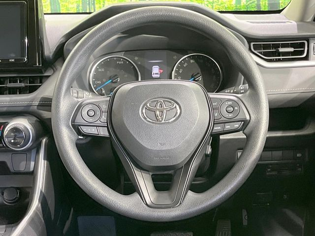 ステアリングも使用感が少なく、きれいな状態となっております♪