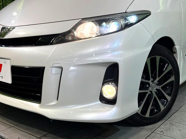 【HIDヘッドライト】非常に明るく前方を照らしてくれるので、悪天候や夜間の走行時も視界良好で安心してお乗りいただけます。