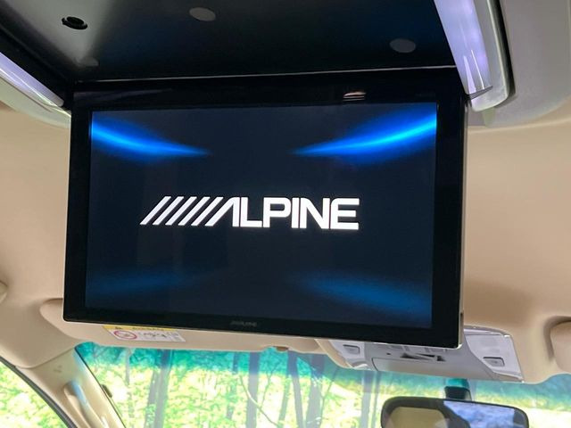 【フリップダウンモニター】大画面モニターで後席でもエンタメをお楽しみいただけます。小さなお子様にも大人気の装備です♪