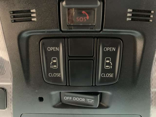 人気の両側電動スライドドア付き!女性の方や荷物で手が塞がっている状態でも両側スライドドアが自動開閉でラクチンです!!