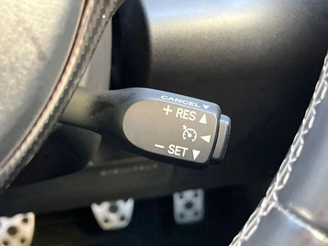 �y�N���[�Y�R���g���[���z�������H�����N���N���s�B�A�N�Z���𗣂��Ă���葬�x�ő��s���ł��A�������^�]���̕��S���y��!�����E�������ȒP�ȃX�C�b�`����Œ����ł��܂��B