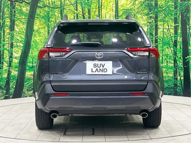 安心の最長10年・走行無制限保証(有償)をご用意。保証内容も充実はもちろん、無料点検&オイル交換や、年中無休の全国・24時間ロードサービスも付帯されておりますのでご安心下さい。