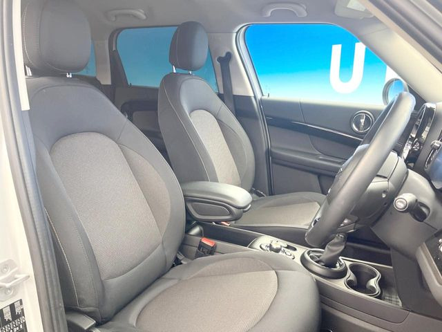 ●シートの使用感:破れ・へたりも少なく、ご覧の通りきれいな状態を維持しております。また、室内クリーニング・コーティングもご用命いただけます。