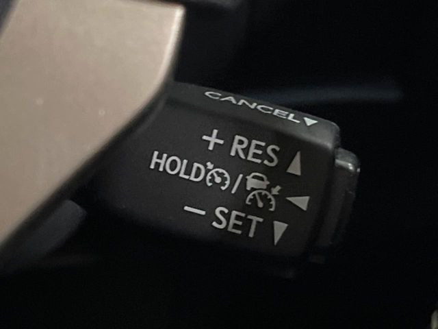 �y���[�_�[�N���[�Y�R���g���[���z�������H�ł̒��������s���y��!!�����ő��x��ۂN���[�Y�R���g���[�����A�Փˌy���V�X�e���ƘA�g���A�O���̎ԗ������m���ĎԊԂ�ۂ悤�ɑ��x���߂��Ă���܂�!!