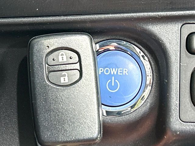 �y�X�}�[�g�L�[�z�J�o����|�P�b�g�ɓ��ꂽ�܂܂ł��h�A�̎{���E�������\�ȃX�}�[�g�L�[�𑕔��B�G���W���̃I���E�I�t�����J�M�����o���K�v����������Ƃ��Ă��֗��ł���