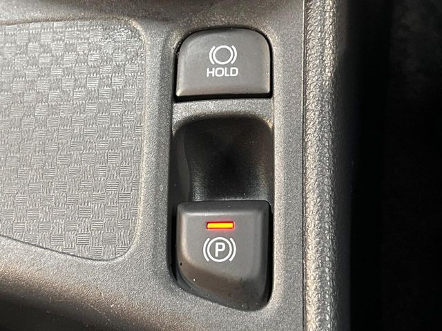 �y�I�[�g�u���[�L�z�[���h�z�M���҂���a�؂Œ�Ԏ��Ƀu���[�L���瑫�𗣂��Ă��A��~��Ԃ�ێ����Ă���܂��B�O�i����Ƃ��̓A�N�Z���𓥂߂Ύ����ŉ��������̂ň��S��X���^�]���y�ɂȂ�܂���